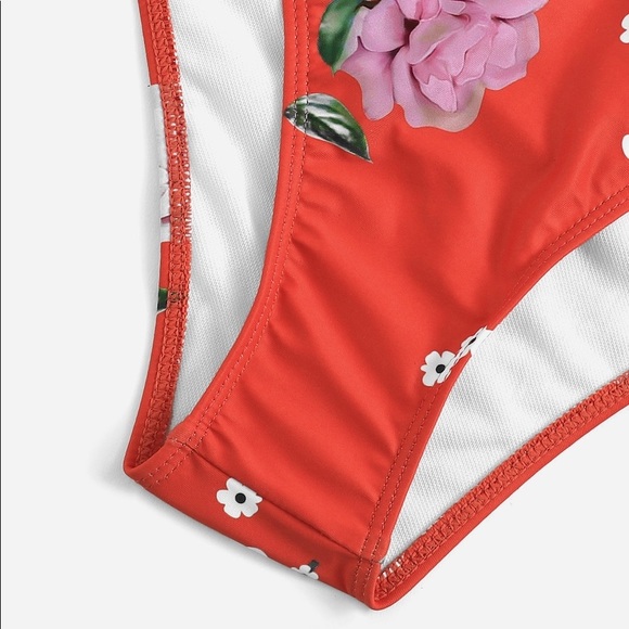 Red floral bikini - Picture 2 of 8
